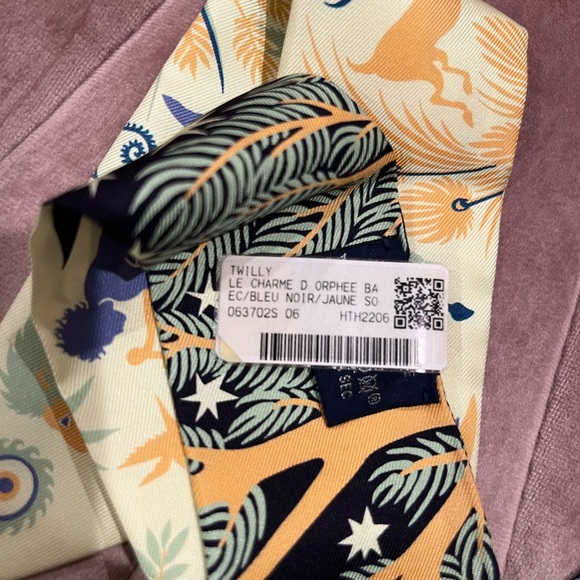 NWT Hermes le Charme d'Orphee twilly ribbon scarf Blue Black Yellow - Picture 8 of 8